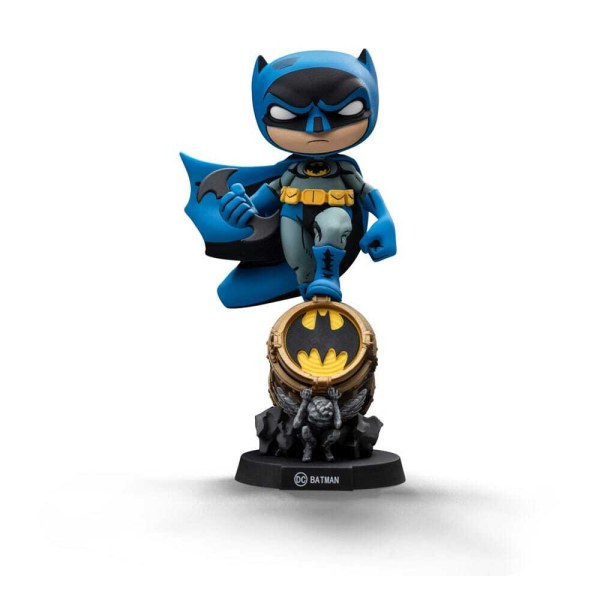 Figura de Batman Mini Co. PVC Batman en Bat-Señal (Variante Azul) 15 cm