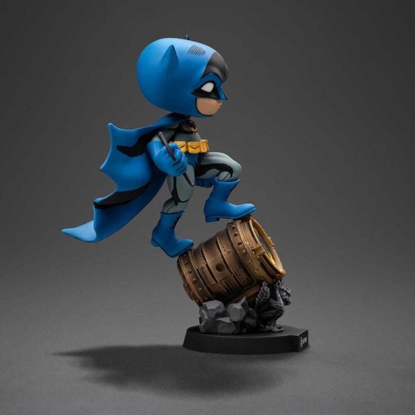 Figura de Batman Mini Co. PVC Batman en Bat-Señal (Variante Azul) 15 cm