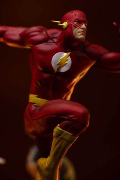 Estatuilla DC 10 1 Scale Flash 25 cm