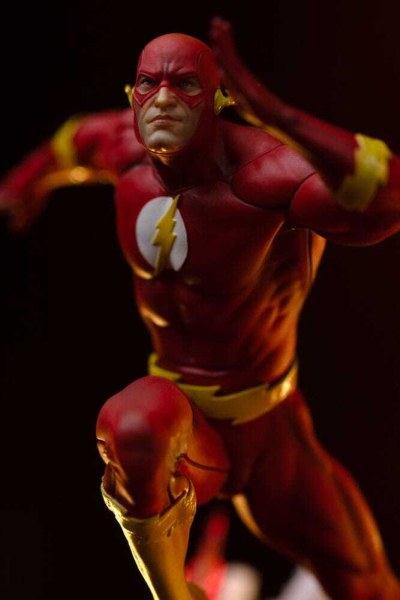Estatuilla DC 10 1 Scale Flash 25 cm