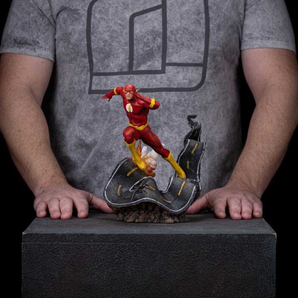 Estatuilla DC 10 1 Scale Flash 25 cm