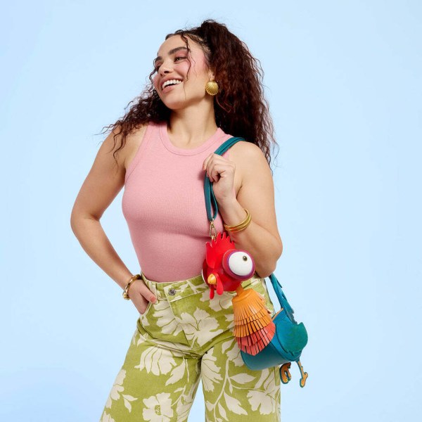 BOLSO BANDOLERA CON FIGURA MOANA HEI HEI - DISNEY LOUNGEFLY