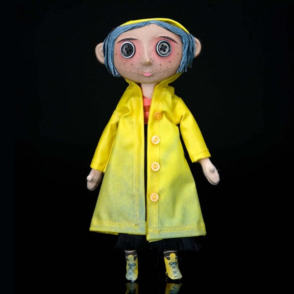 CORALINE - RÉPLICA DE ATREZZO - RÉPLICA DE MUÑECA DE 10"
