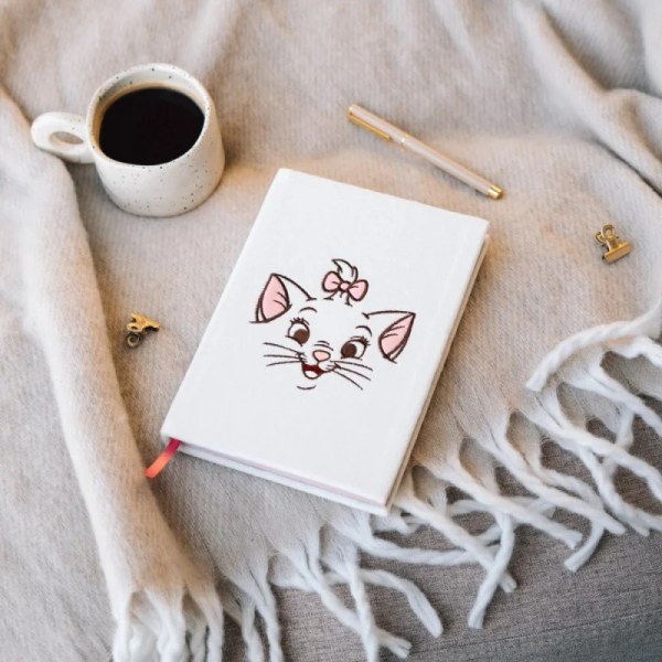 CUADERNO A5 PREMIUM CON PORTADA DE PELUCHE MARIE - DISNEY LOS ARISTOGATOS