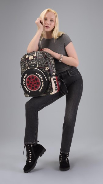 MOCHILA DE MOCHILAS COMPLETO DE CARS - DISNEY PIXAR LOUNGEFLY