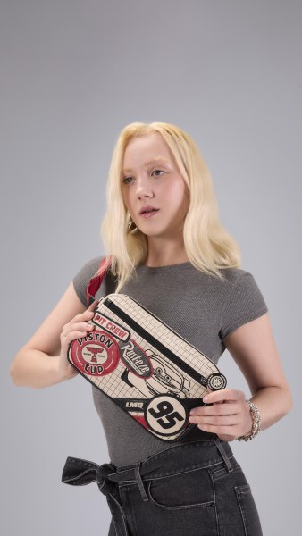 BOLSO BANDOLERA CARS - DISNEY PIXAR LOUNGEFLY