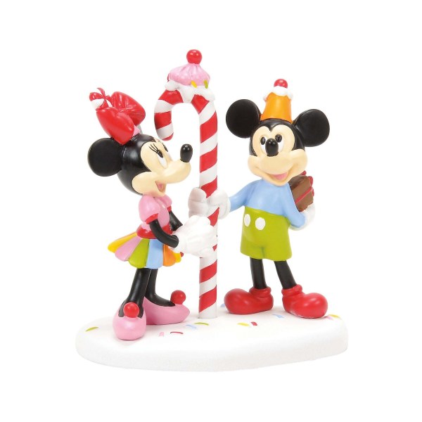 MICKEY Y MINNIE COMPARTEN UN REGALO - DISNEY VILLAGE