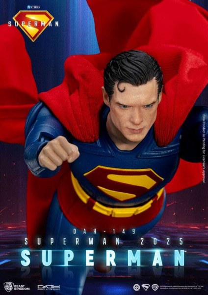 Superman (2025) Figura de Superman y Krypto 21 cm