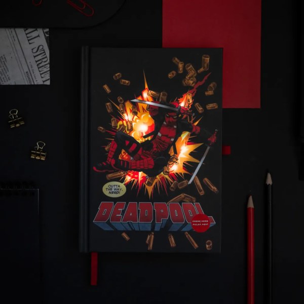 CUADERNO PREMIUM A5 CON LUZ - MARVEL DEADPOOL