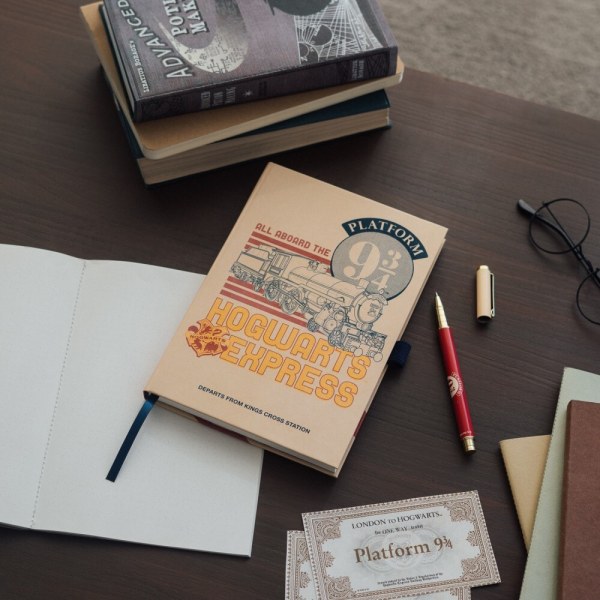 Cuaderno premium 4 con bolígrafo plataforma 9 3/4 - HARRY POTTER