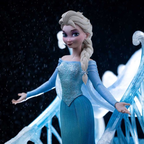 Figura de Elsa a escala 1 de Frozen, 10 cm