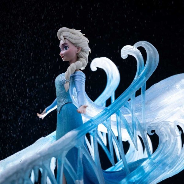 Figura de Elsa a escala 1 de Frozen, 10 cm