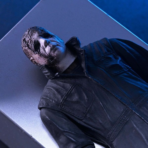 HALLOWEEN RESURRECTION - FIGURA DE ACCIÓN A ESCALA DE 7" - ULTIMATE MICHAEL MYERS