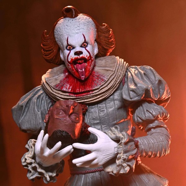 BIENVENIDO A DERRY - FIGURA DE ACCIÓN A ESCALA DE 7" - ULTIMATE PENNYWISE