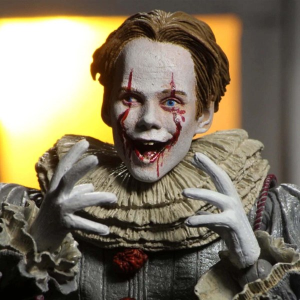 IT CAPÍTULO 2 - FIGURA DE ACCIÓN A ESCALA DE 7" - ULTIMATE PENNYWISE (PELÍCULA DE 2019)