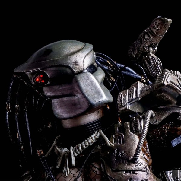 DEPREDADOR - FIGURA ESCALA ¼ - DEPREDADOR CAZADOR DE LA JUNGLA CON LUCES LED