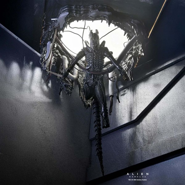 ALIEN: RÓMULO - FIGURA DE ACCIÓN A ESCALA DE 7" - LABORATORIO SUSPENDIDO DE LUJO XENOMORFO XX121