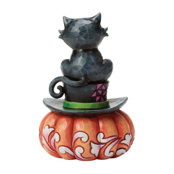 GATO NEGRO SENTADO SOBRE UN SOMBRERO - HEARTWOOD CREEK