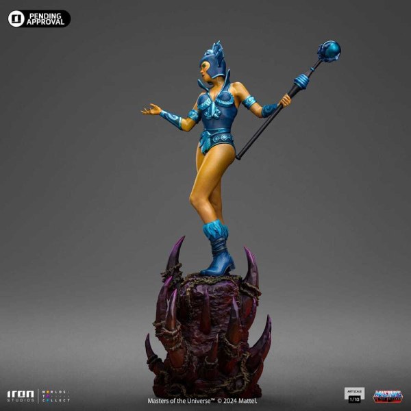 Estatuilla Masters of the Universe 1 10 Scale Evil-Lyn Variante de color 28 cm