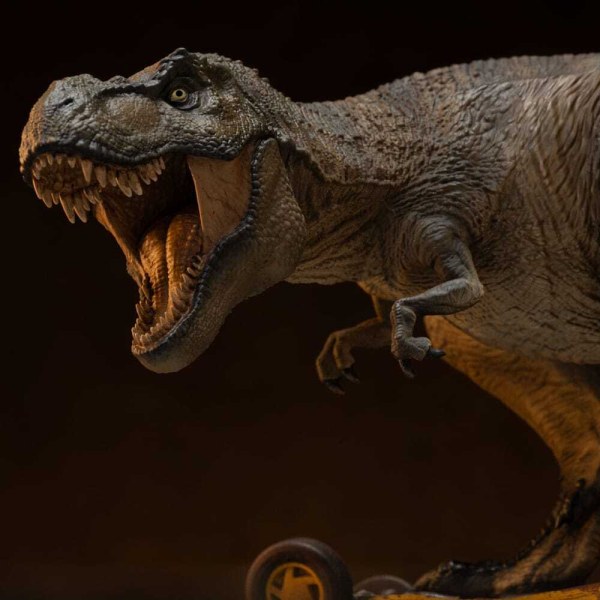 Estatuilla de Jurassic Park Icons T-Rex Attack de 15 cm