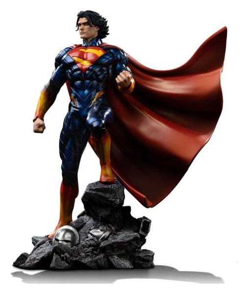 Art Scale Superman Absolute 25cm - Iron Studios DC Comics.
