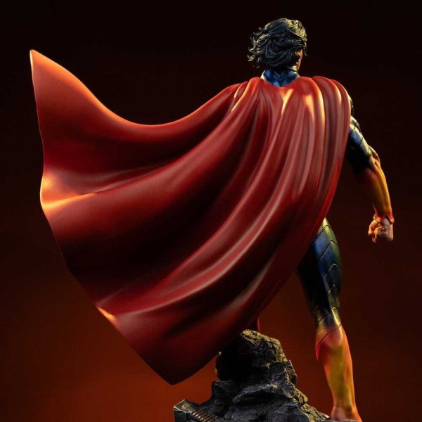 Art Scale Superman Absolute 25cm - Iron Studios DC Comics.