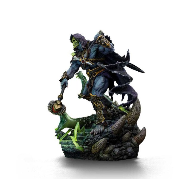 Figurita Maestros del Universo 1/10 Art Scale Deluxe Skeletor Desatado 23 cm