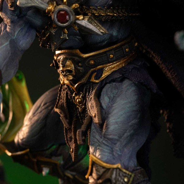 Figurita Maestros del Universo 1/10 Art Scale Deluxe Skeletor Desatado 23 cm