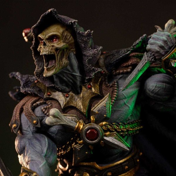 Figurita Maestros del Universo 1/10 Art Scale Deluxe Skeletor Desatado 23 cm