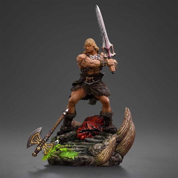 Figurita Maestros del Universo 1/10 Art Scale Deluxe He-Man Desatado 34 cm