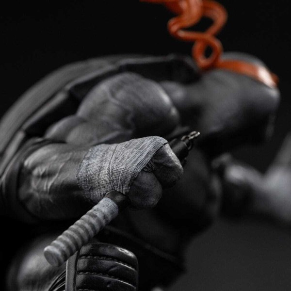 Estatuilla de las 1:10 Scale Michelangelo Variante Blanco y Negro 26 cm