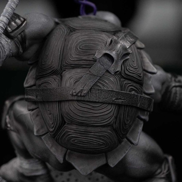 Estatuilla de las 1/10 Scale Donatello Variante Blanco y Negro 26 cm