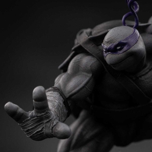 Estatuilla de las 1/10 Scale Donatello Variante Blanco y Negro 26 cm