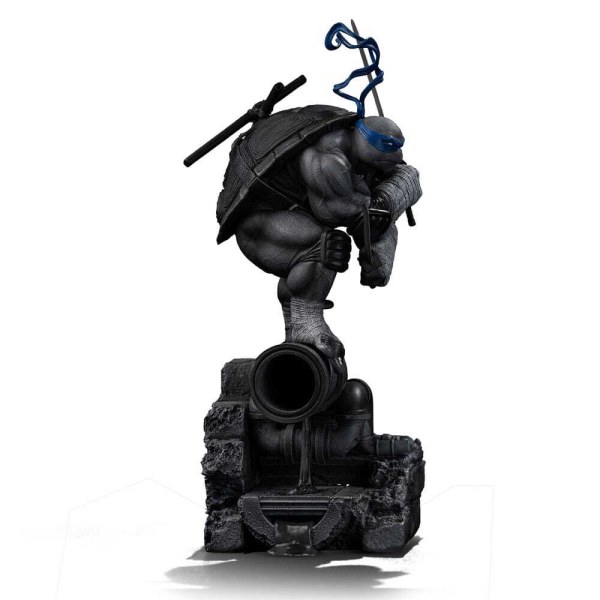 Estatuilla de las 1:10 Scale Leonardo Variante Blanco y Negro 26 cm