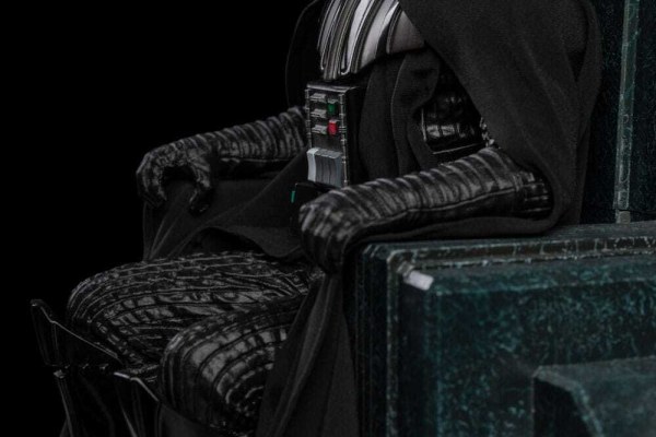 Estatuilla de Star Wars 1/10 Art Scale Darth Vader en Trono 18 cm