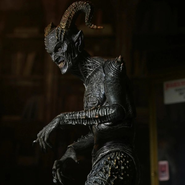 FIGURA ACCIÓN DEFINITIVA DE MALTHUS EL DEMONIO - NECA EL UNIVERSO DEL CONJURO