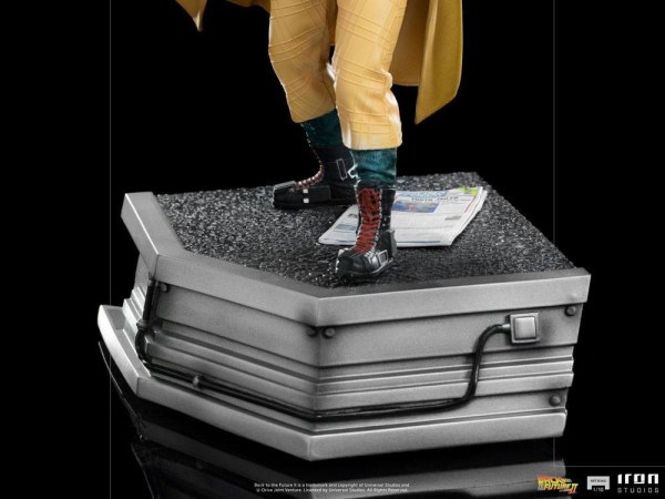 Regreso al futuro II Estatua de Doc Brown a escala 1 ( 25 cm)