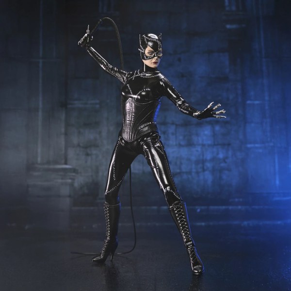 FIGURA DE ACCIÓN VESTIDA CATWOMAN - NECA BATMAN RETURNS