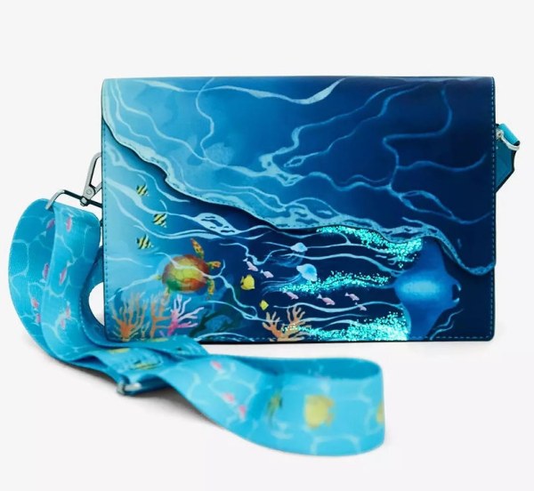 BOLSO BANDOLERA EXCLUSIVO WATER FLOW - DISNEY LOUNGEFLY VAIANA