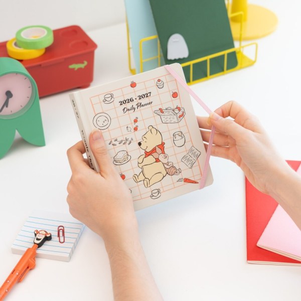 Agenda escolar diaria de Winnie the Pooh 2026/2027 – Edición de tapa dura de 11 meses