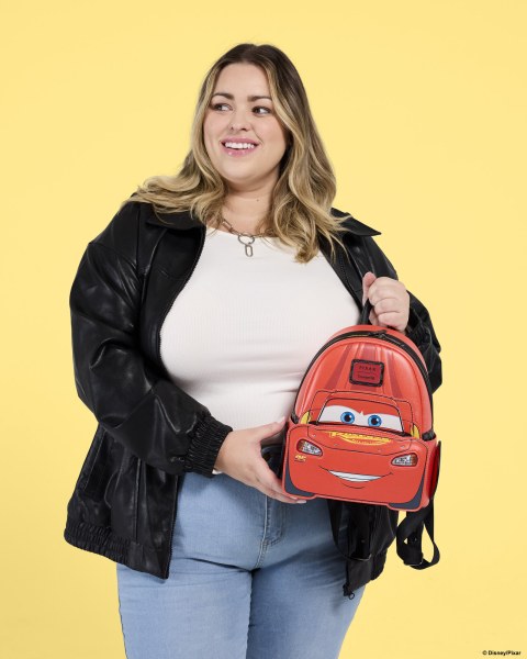 Mini Mochila Luminosa Metalizada Lightning McQueen - Disney Pixar Loungefly Cars 20 Aniversario