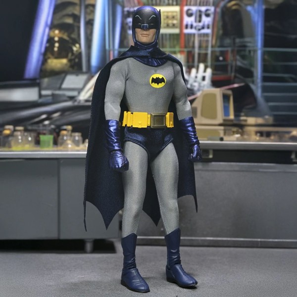 BATMAN (SERIE DE TV 1966) - FIGURA DE ACCIÓN BATMAN 8" CON ROPA