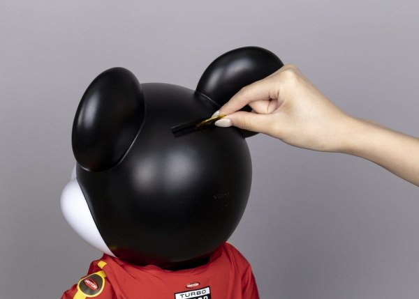 Vinilo Hucha SYAKING-BANG!! Figurina Funcional Auto de Carreras Mickey 48 cm - Disney Mickey and Friends