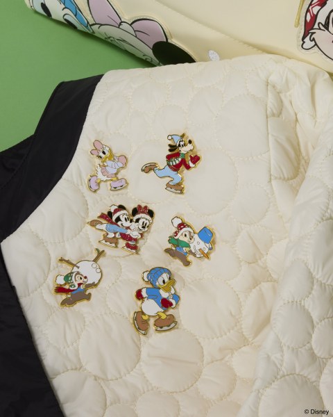 Pin Caja Misteriosa Mickey y Amigos Actividades de Invierno - Disney Loungefly