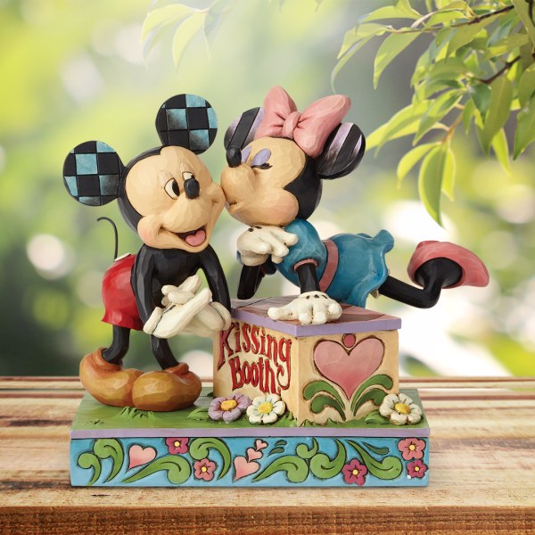 EL QUIOSCO DE BESO DE LAS DISNEY TRADITIONS