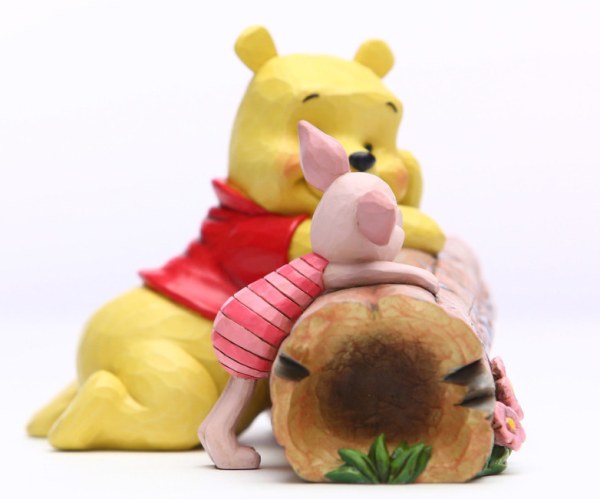 WINNIE Y LECHÓN EN EL TRONCO - DISNEY TRADITIONS