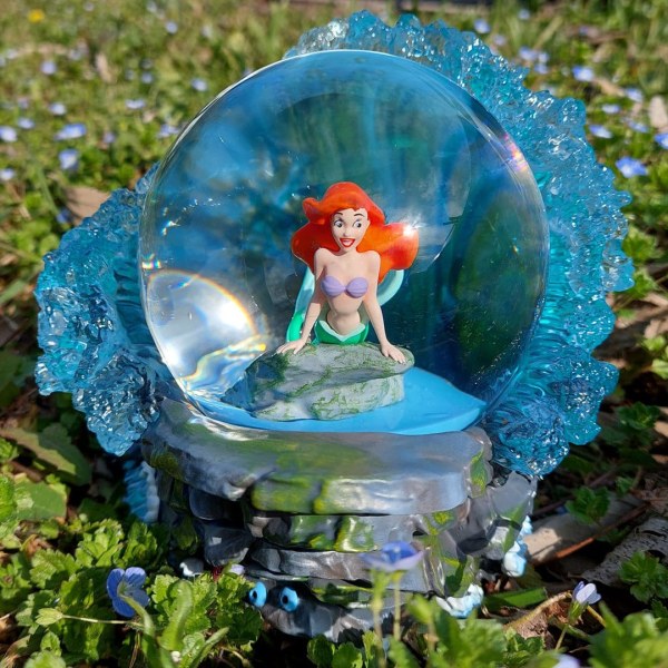 GLOBO DE NIEVE ARIEL - DISNEY SHOWCASE