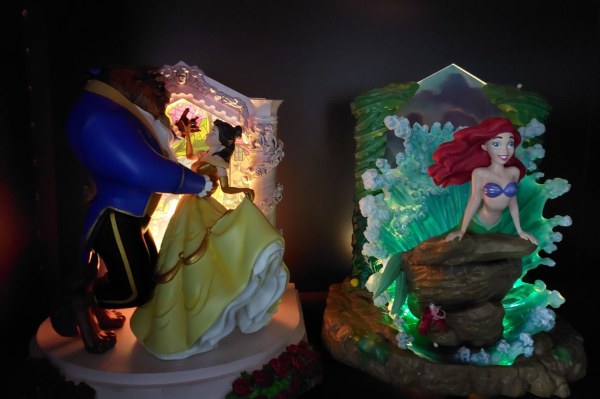 LA BELLA Y LA BESTIA SE ILUMINAN - DISNEY SHOWCASE