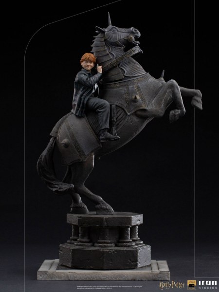 RON WEASLEY TABLERO DE AJEDREZ DE LOS MAGOS ART SCALE - HARRY POTTER