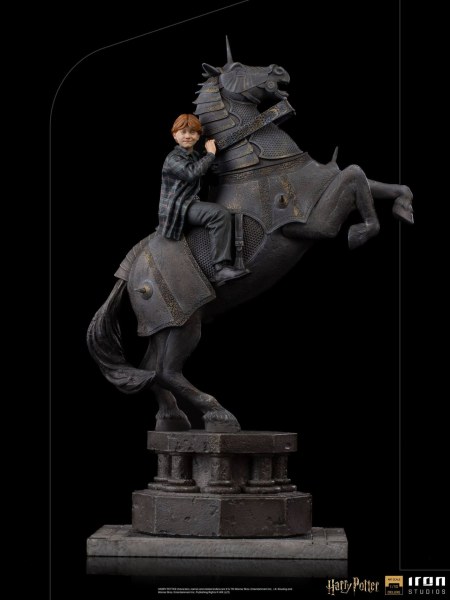 RON WEASLEY TABLERO DE AJEDREZ DE LOS MAGOS ART SCALE - HARRY POTTER